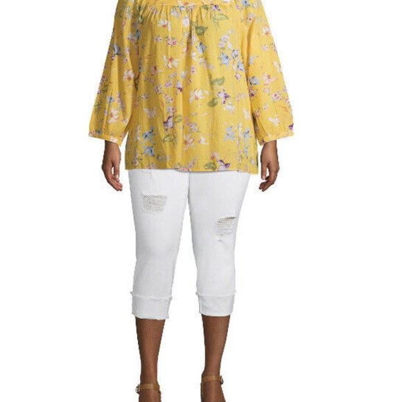 Terra & Sky Women's Plus Size Skinny Denim Capri - Picture 3 of 7